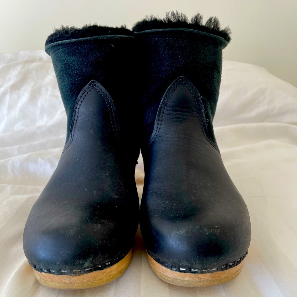 No.6 5" Pull on Shearling Clog Boot on Mid Heel in Black Suede size 40